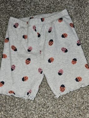 New Old Navy Light Gray Kids Ribbed Shorts with Pink & Orange Ladybugs